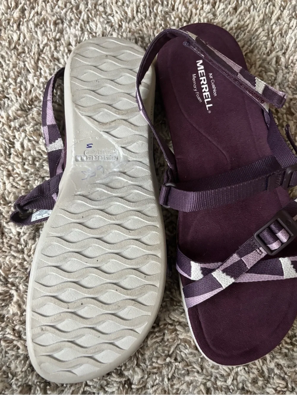 Merrell Women's burgundy district 3 Patterned Strap Outdoor Sandals nwot  sz 10